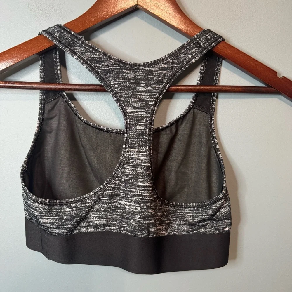Victoria’s Secret Sport The Player Racerback Sports Bra. Size Small - Picture 4 of 8